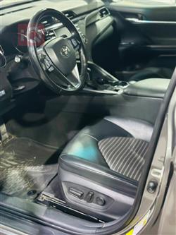 تۆیۆتا کامری